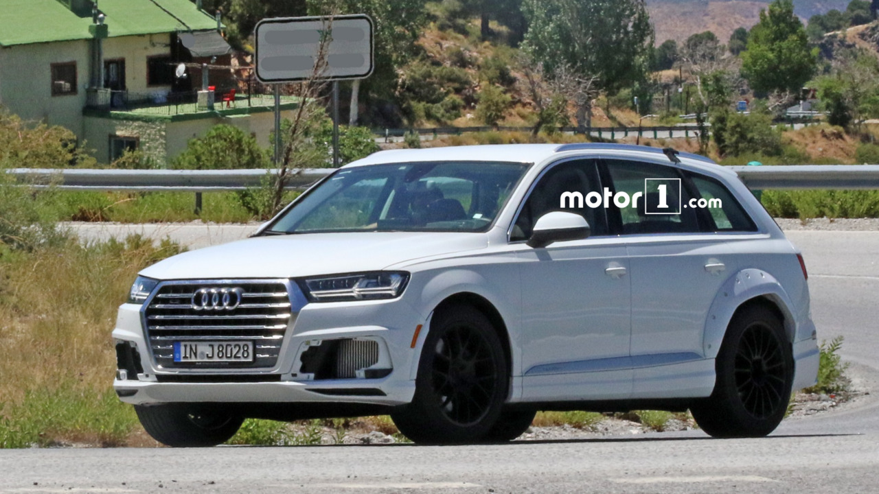 Audi Q8 test mule
