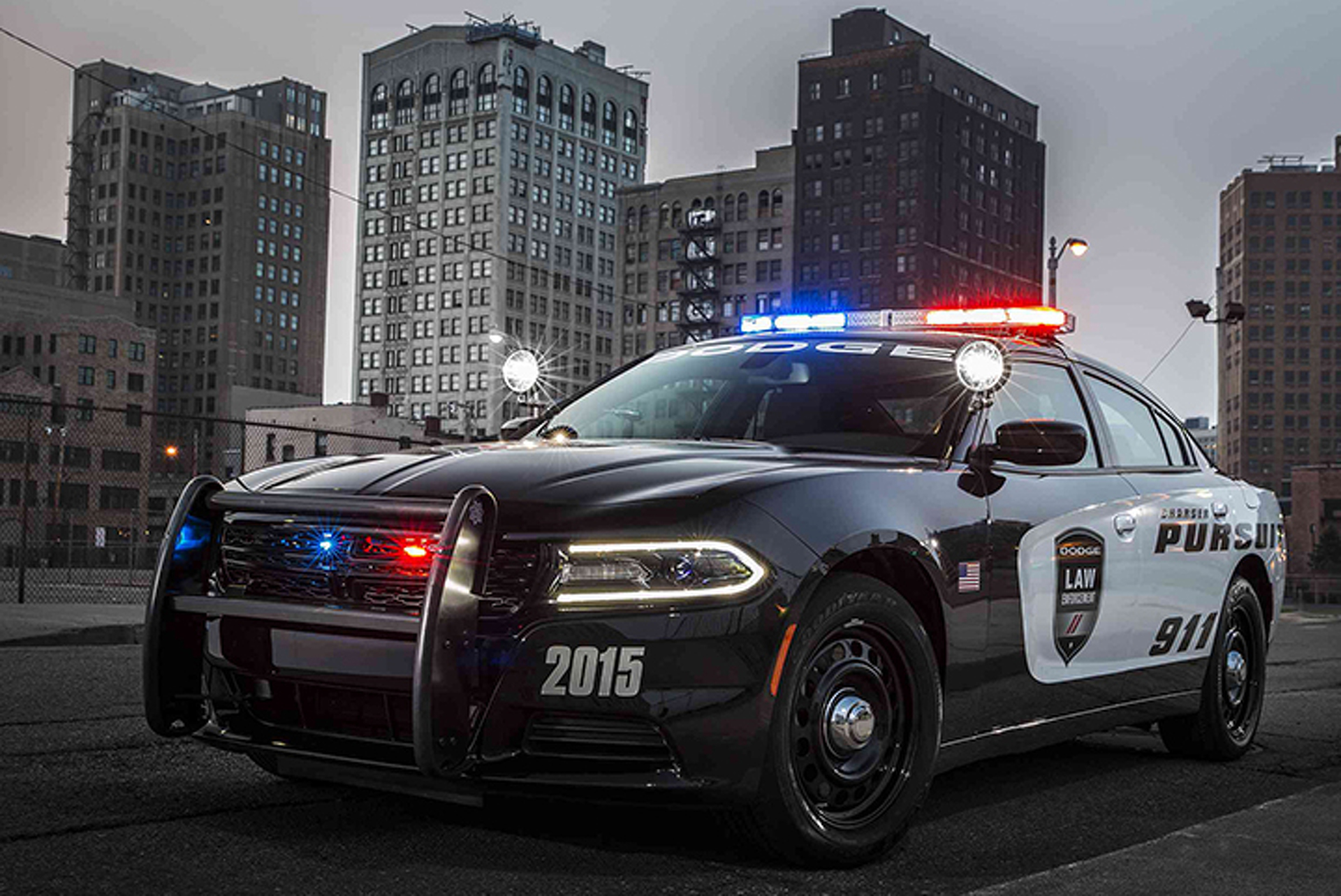 Teen Poses As FBI Agent to Steal Dodge Charger; Things Go From Bad to Worse