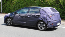 Hyundai i30 facelift spy photo