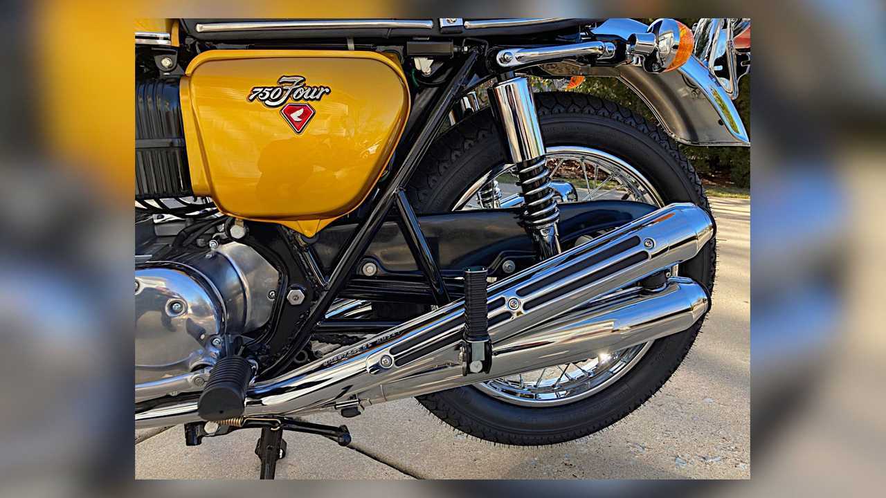 1971 Honda CB750 - Rear Left Exhaust