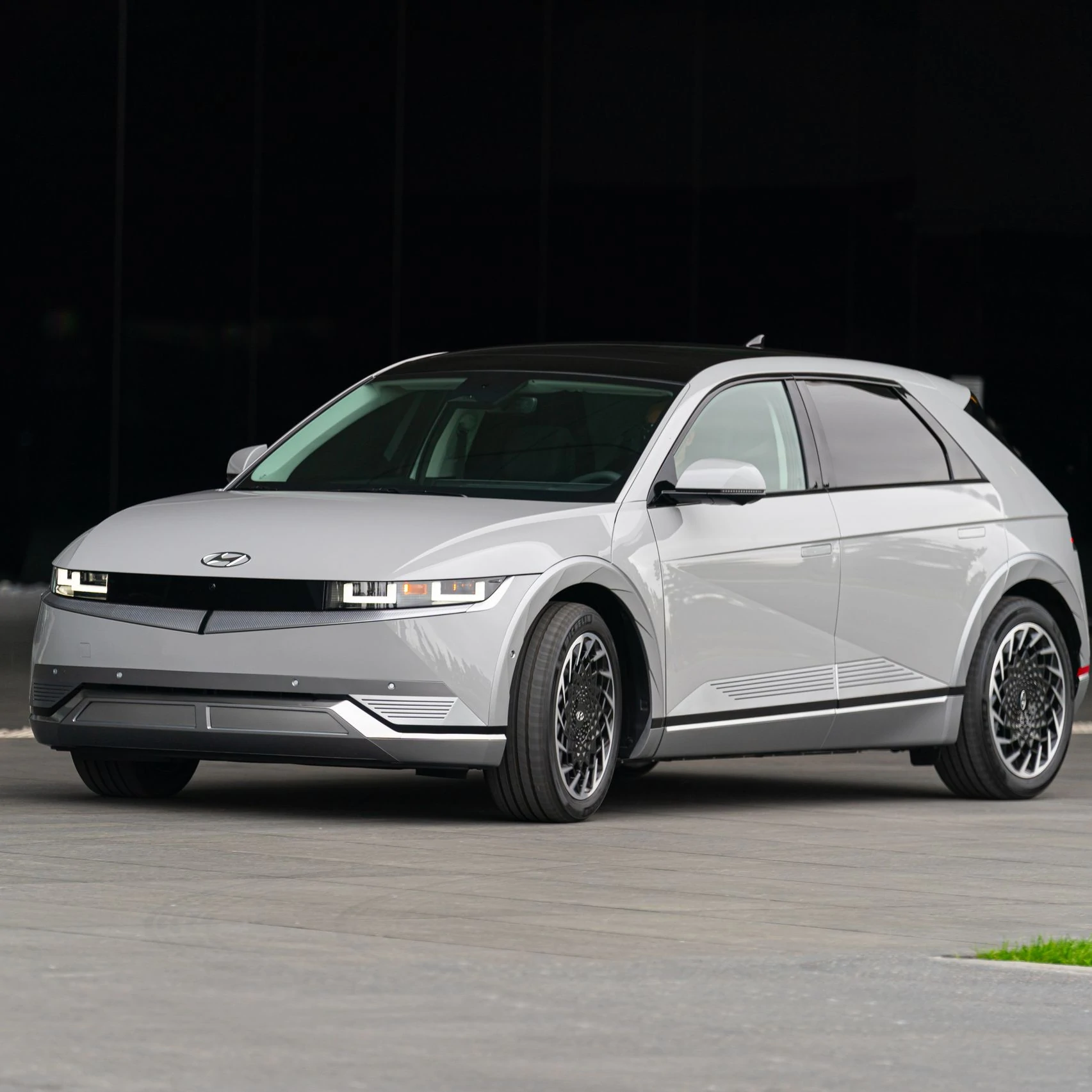 Discover 63+ images hyundai ioniq tax credit In.thptnganamst.edu.vn