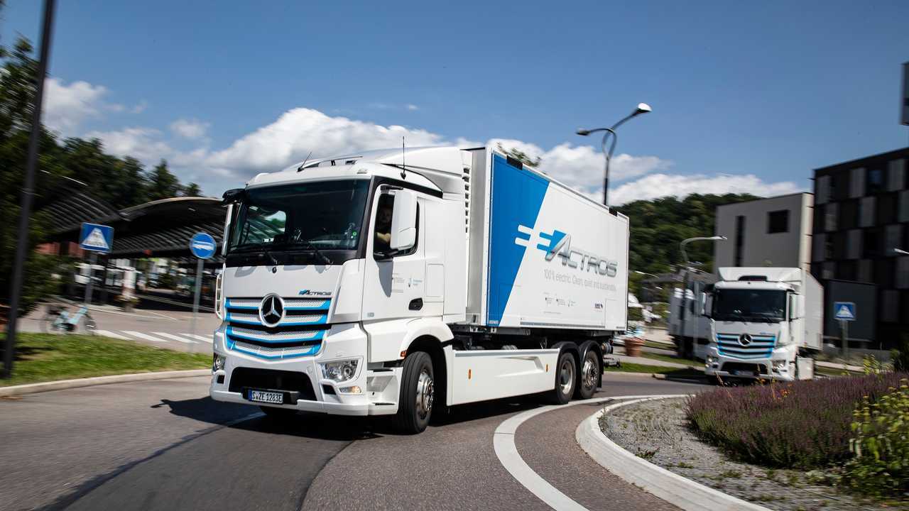 Mercedes eActros - In strada