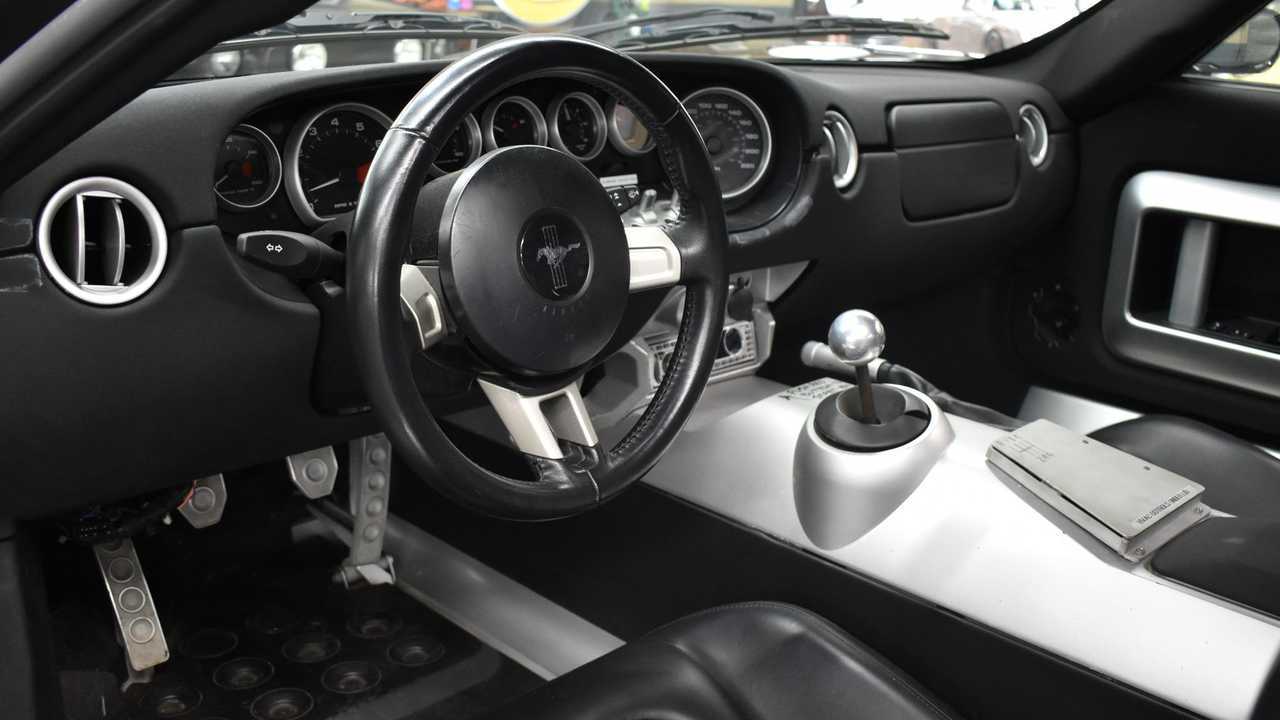 Прототип Ford GT, интерьер