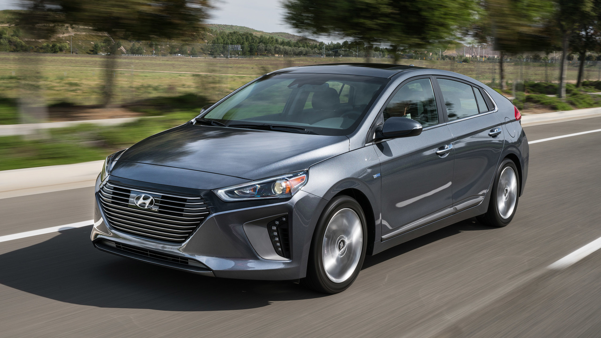 Hyundai Ioniq Hybrid News And Reviews Motor1