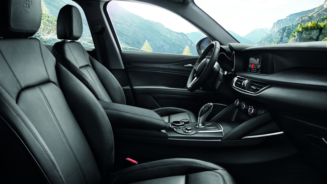 2017 Alfa Romeo Stelvio Euro-spec