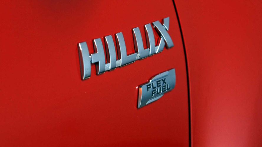 Comparativo - Chevrolet S10 2.5 AT vs. Toyota Hilux 2.7 AT