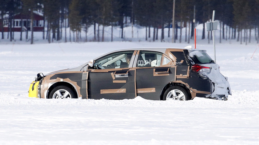 2019 Toyota Auris spy photo