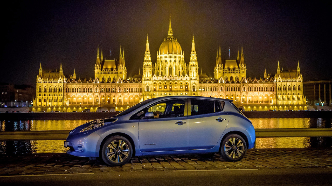 Nissan Leaf Taxi Budapest