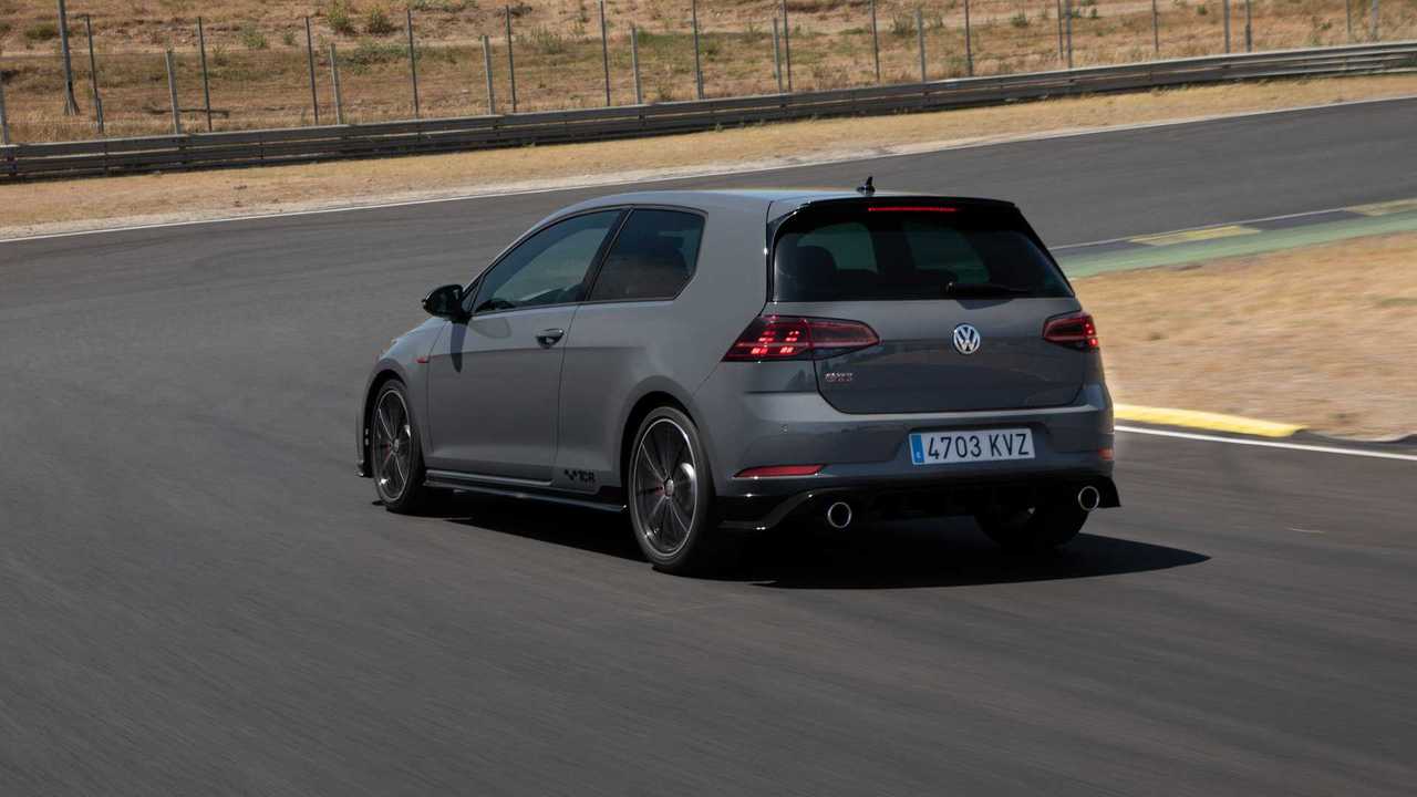 Prueba Porsche 718 Boxster T 2019 vs. VW Golf GTI TCR