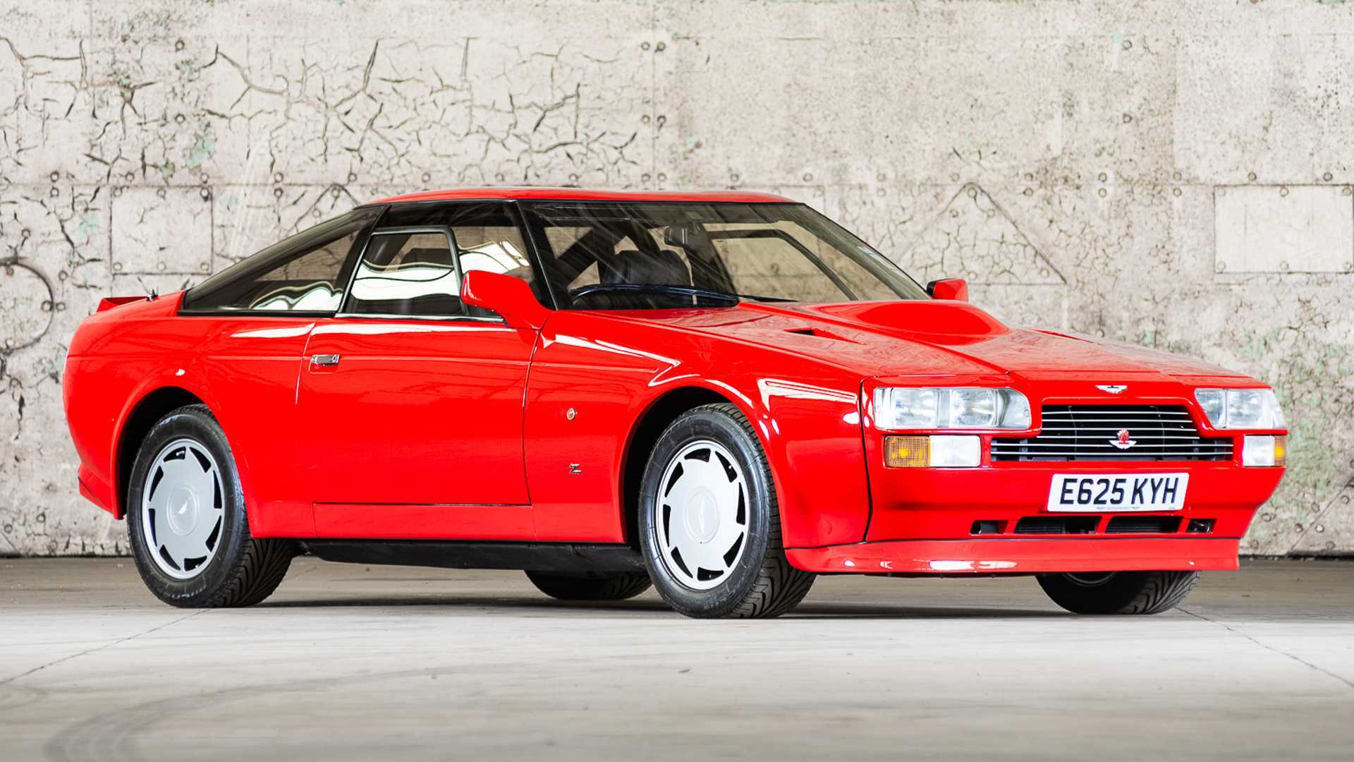 Matrix 1:43 Aston Martin V8 Zagato Año de construcción 1988 rojo