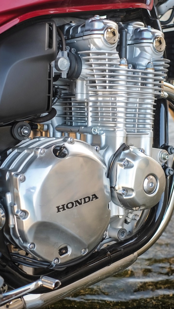 2015 Honda CB1100 Deluxe Review - The Modern Cafe