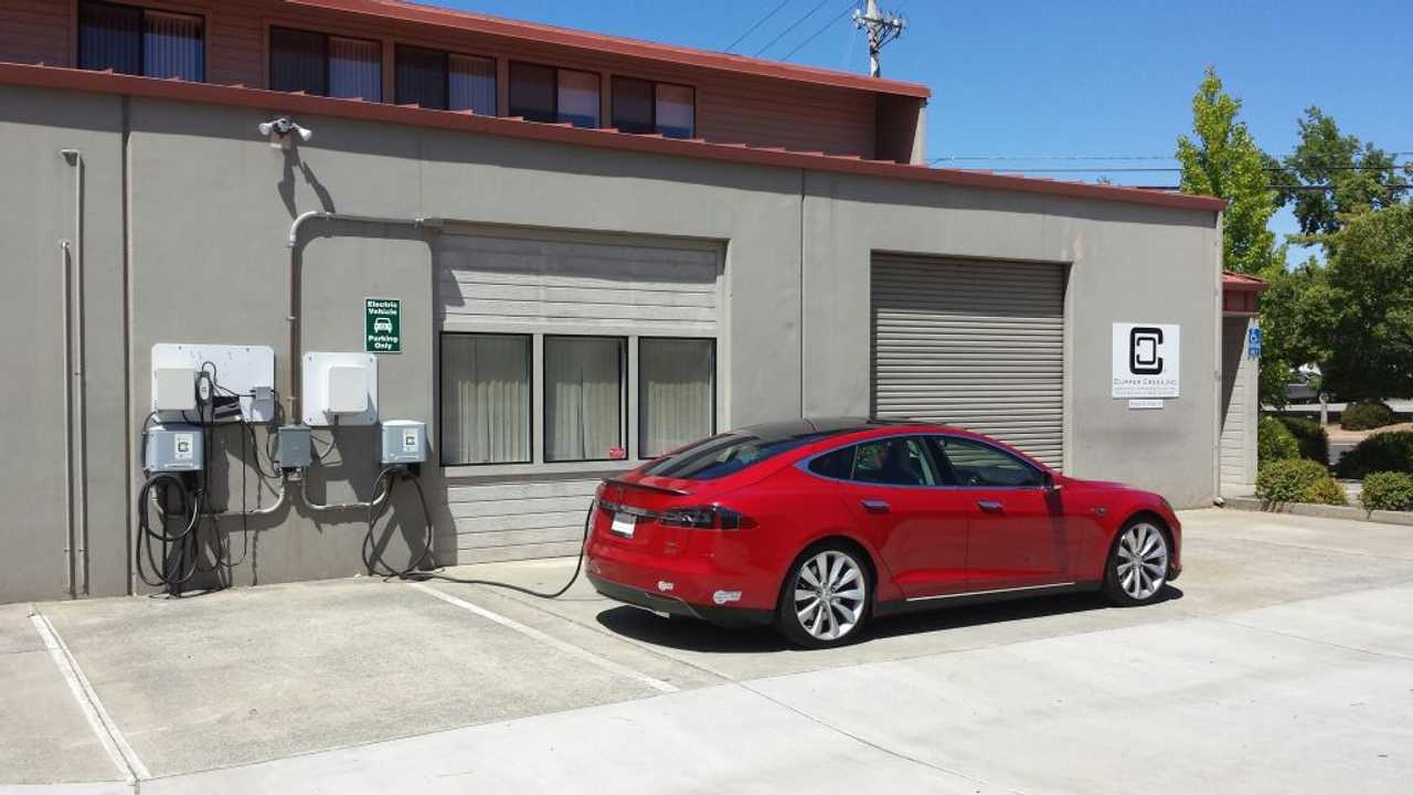 It seems nobody wants to charge a Tesla Model S from a dumb station anymore.