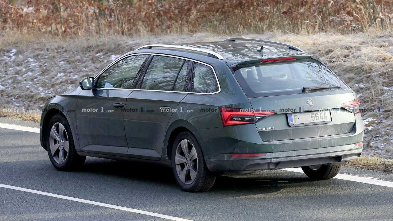 Skoda Superb kémfotók