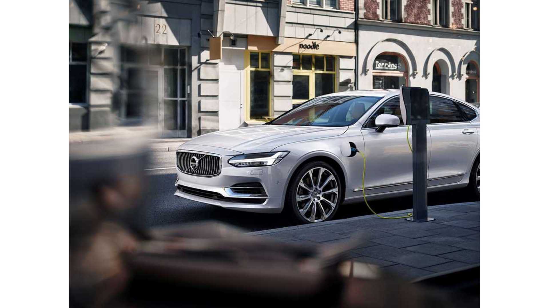 Volvo Debuts S90 Sedan With T8 Plug In Hybrid Option
