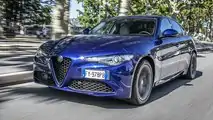 Nuova BMW Serie 4 Coupé vs Alfa Romeo Giulia, sfida di frontali