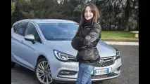 Opel Astra, l’auto a cui basta “chiedere” 