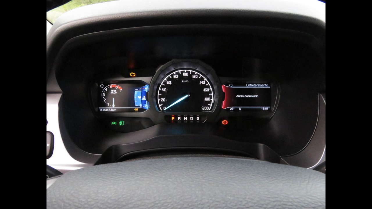Teste CARPLACE: Novas GM S10 e Ford Ranger 2017 disputam clássico do interior