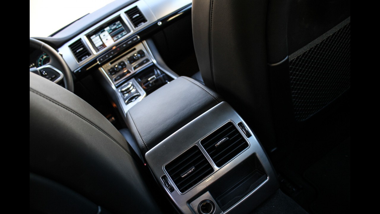 Avaliação: Jaguar XF Sport Luxury 2015 é predador em traje esporte-fino