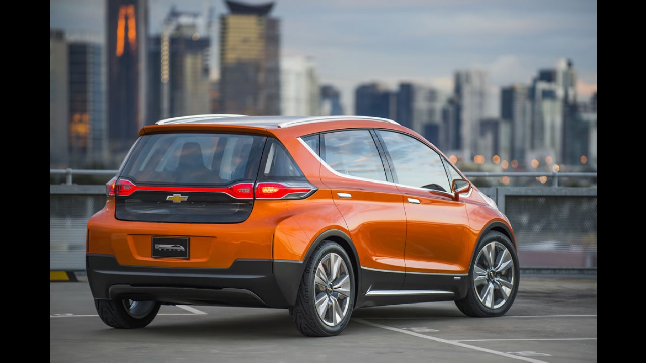 Chevrolet Bolt: versão final do elétrico será apresentada em janeiro