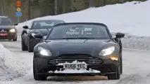 2018 Aston Martin DB11 Volante casus fotoğrafları