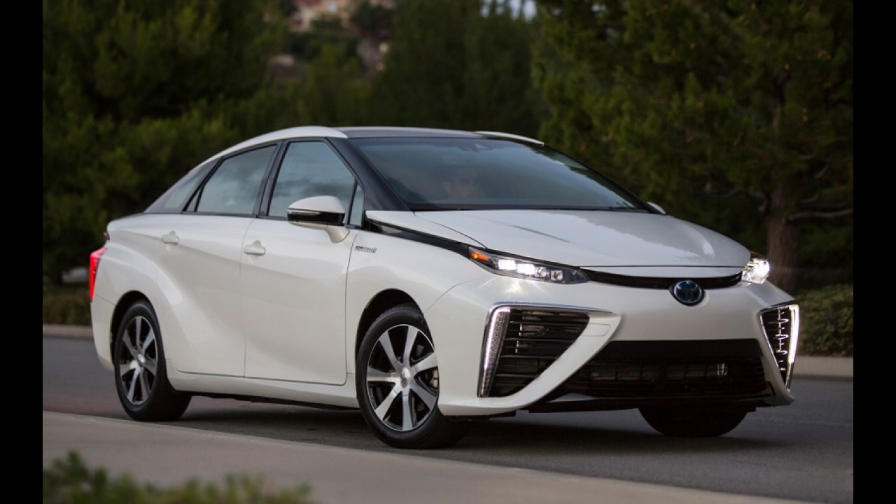 Toyota diz que motores a combustão estarão extintos em 2050