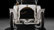 Mercedes, il radiatore a nido d'ape compie 120 anni