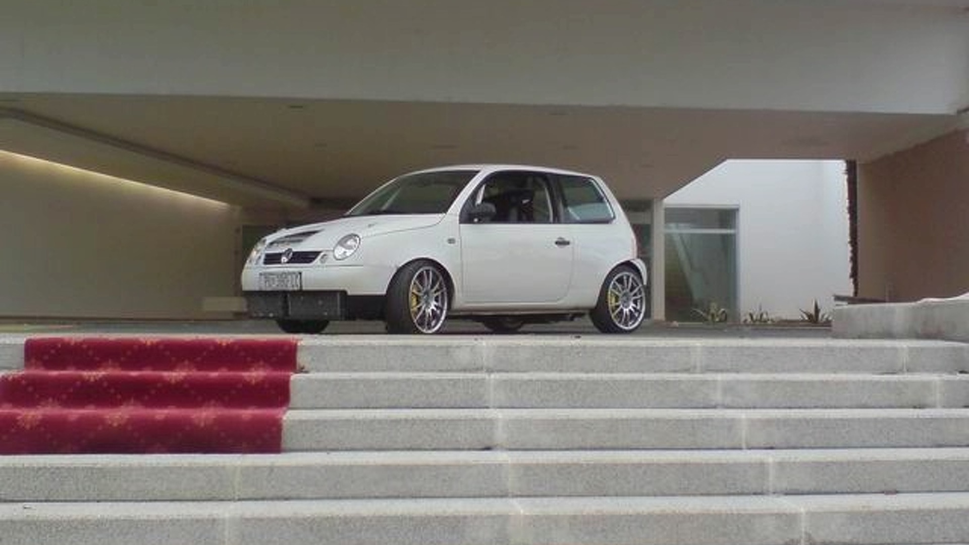 VIDEO VW Lupo with Twin VR6 Engines Launches