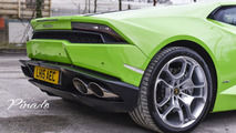 Lamborghini Huracan performs taxi duties in U.K.