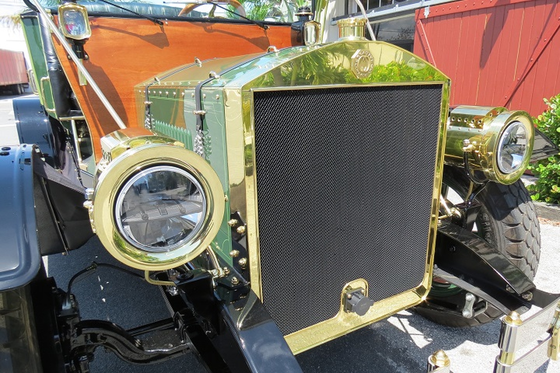 Behind the Scenes: Creative Workshop's Horseless eCarriage