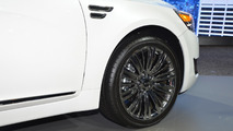 2017 Kia Cadenza live at New York Auto Show 2016