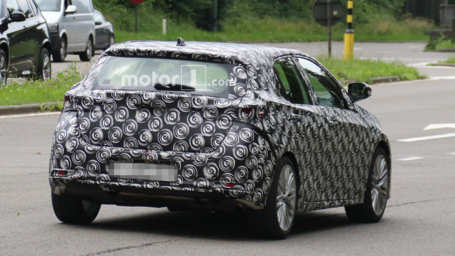 Next-generation Toyota Auris spy photo