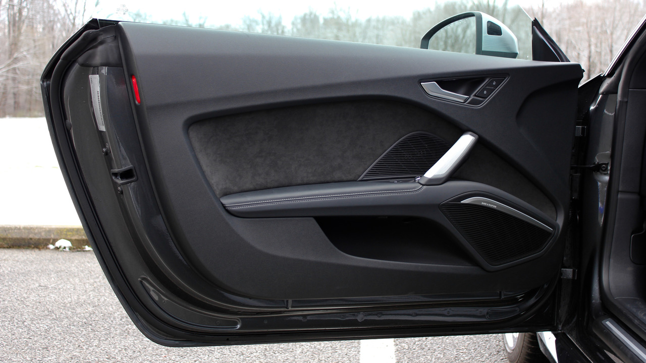 2016 Audi TTS Review Photo