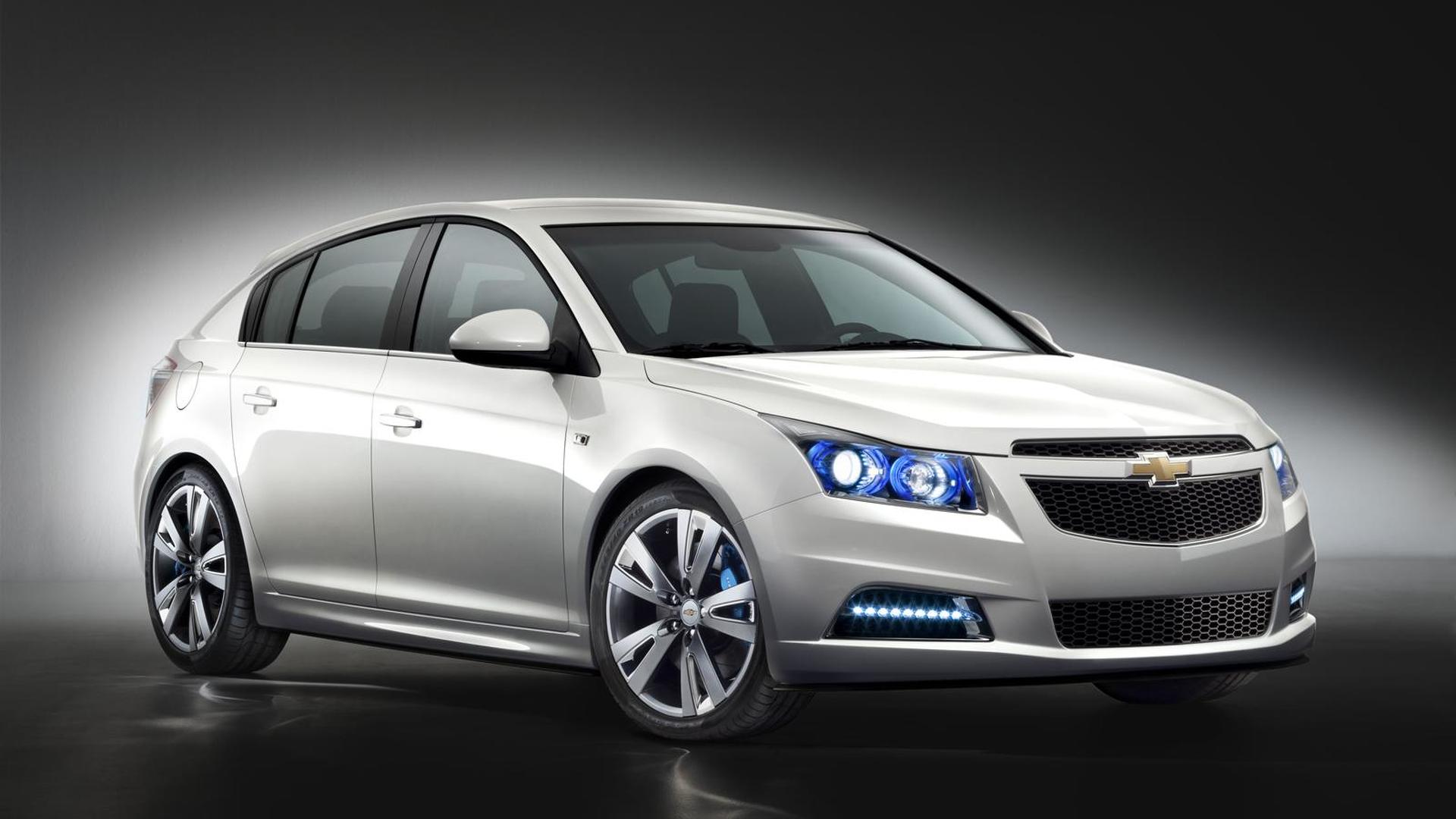 https://cdn.motor1.com/images/mgl/G2R8Z/s6/2010-209821-chevrolet-cruze-hatchback-show-car1.jpg