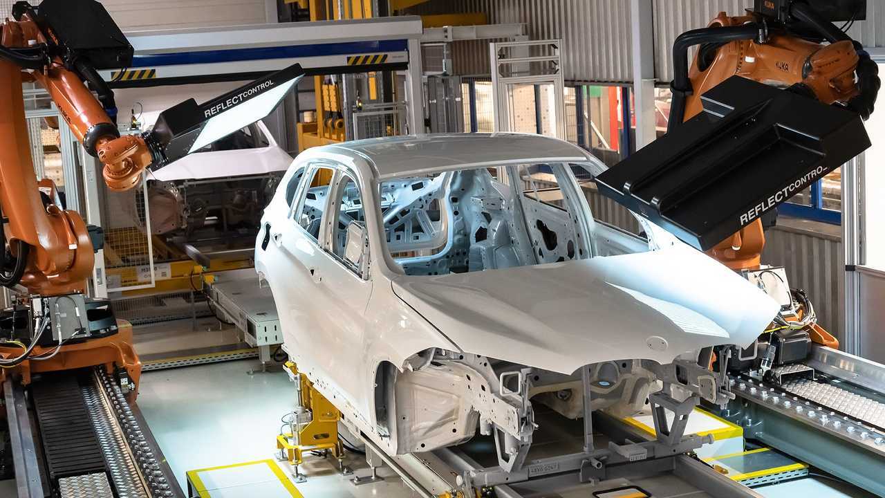 BMW, la fabbrica di Regensburg