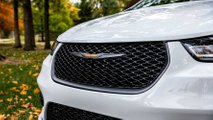 2023 Chrysler Pacifica Road Tripper