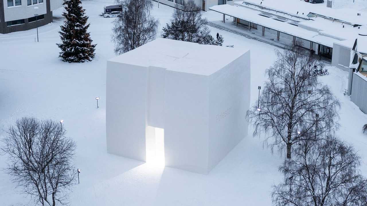 Foto - Polestar 2, la prova in Lapponia sulla neve