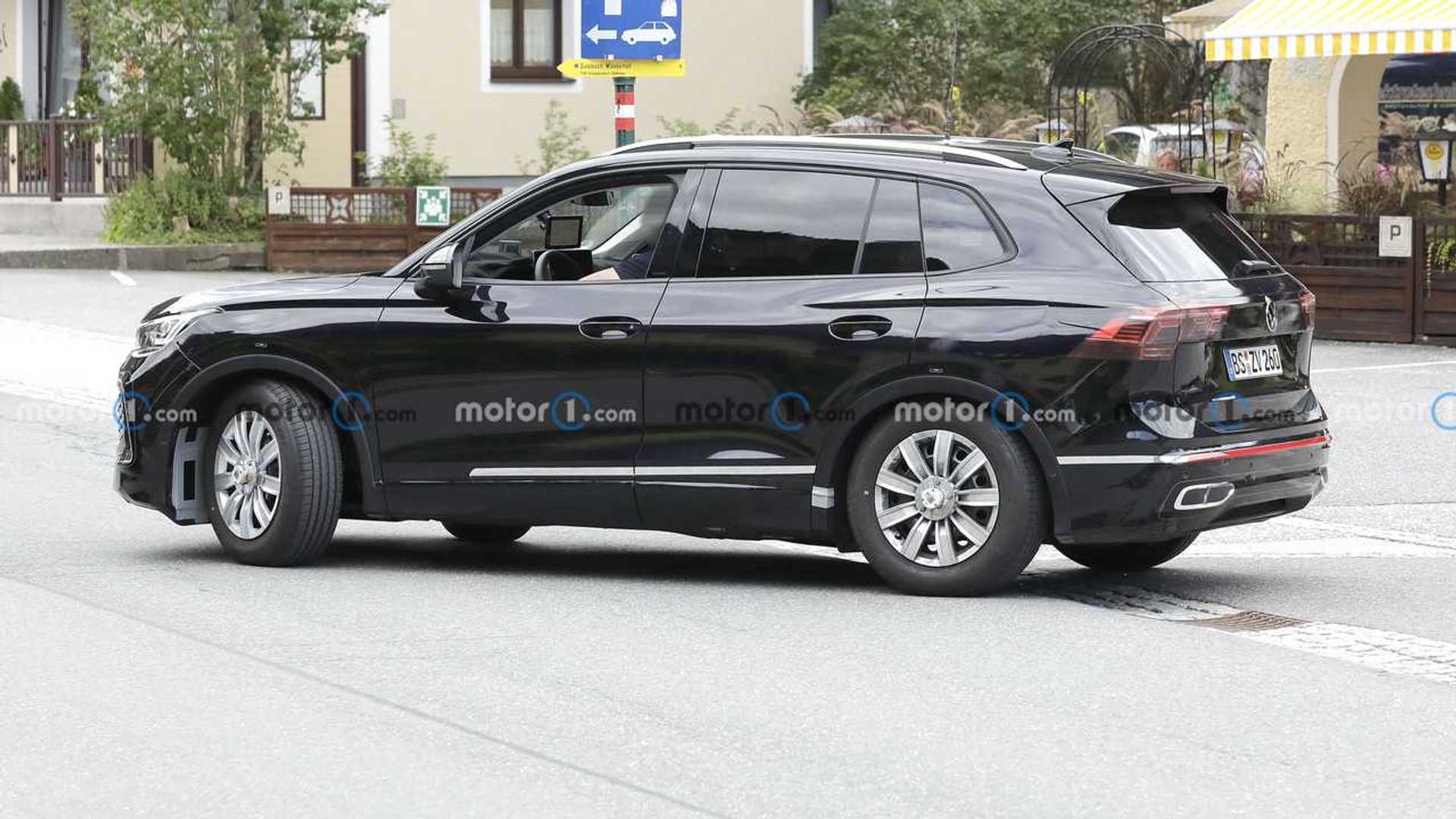 El Volkswagen Tiguan 2024 deja ver su carrocería definitiva