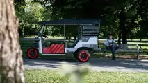 Conceito de tuk-tuk alimentado por baterias Audi de segunda mão
