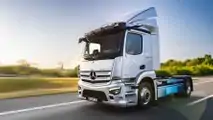Mercedes-Benz eActros 300 tractor