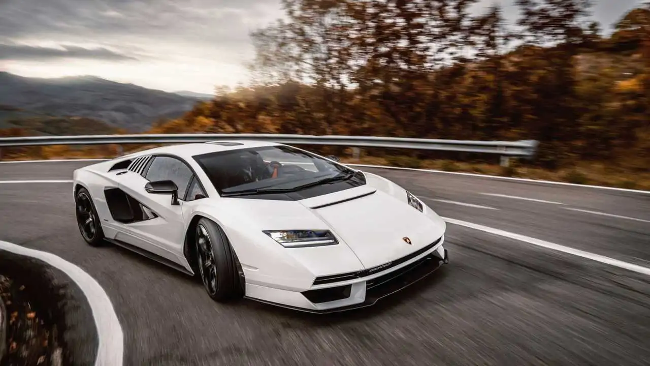 lamborghini-countach-lpi-800-4.webp