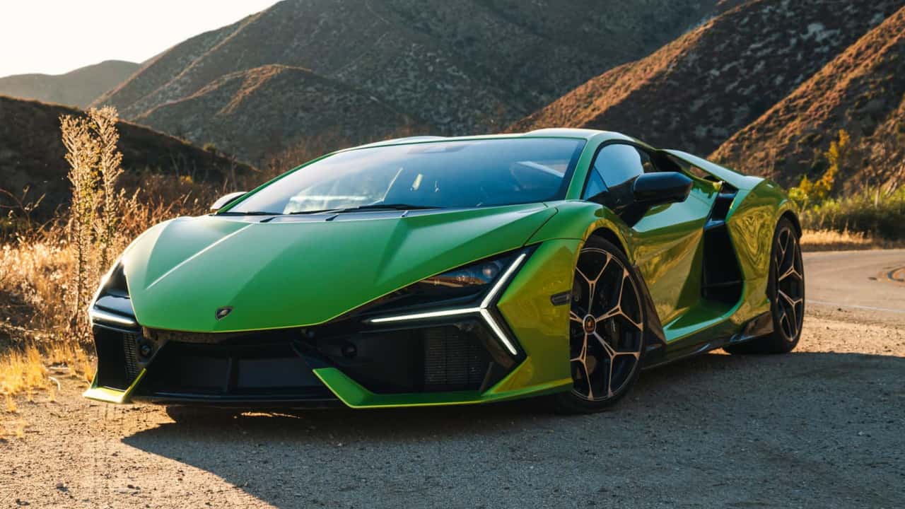 Lamborghini Revuelto: A Hybrid Masterpiece Honors the Miura Legacy 1650