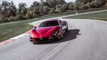 I test a Balocco dell'Alfa Romeo 33 Stradale con Valtteri Bottas
