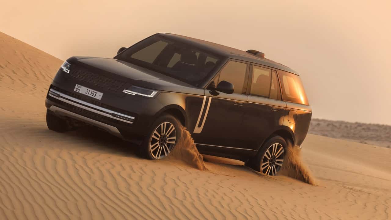 Elektrikli Range Rover ve çöl testleri