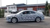Mercedes CLA auf MMA-Basis als Erlkönig