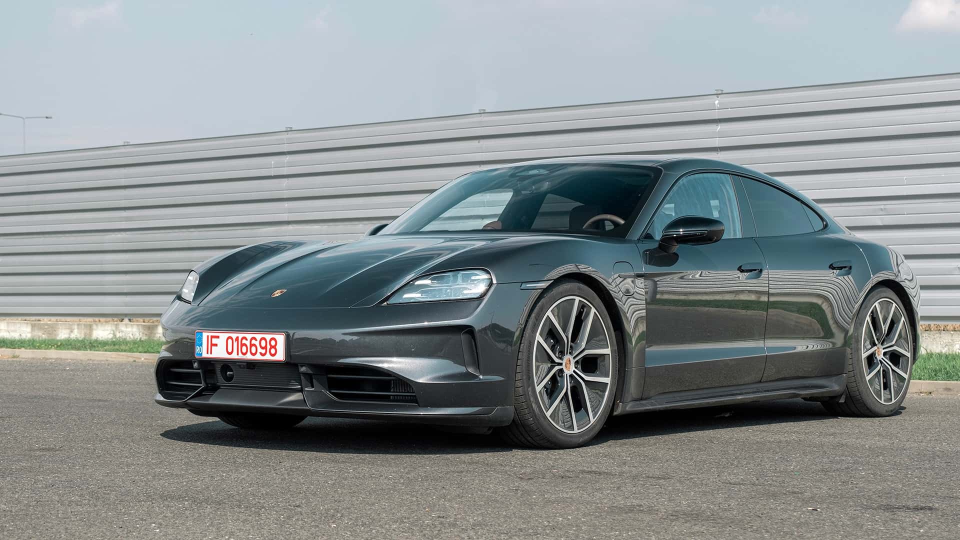 Porsche Taycan Podría Tener los Días Contados: Reporte Sugiere Fin de Producción para 2030