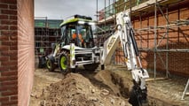 JCB lancia la prima terna 3CX a idrogeno di serie: zero emissioni, stessa potenza del diesel e rifornimento rapido in cantiere.