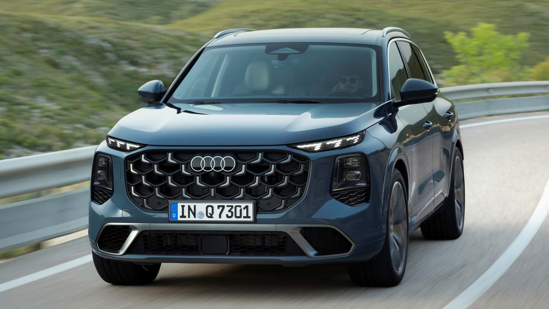 Novo Audi Q7 tem até 591 cv, iluminação inédita e assistente que assume a direção
