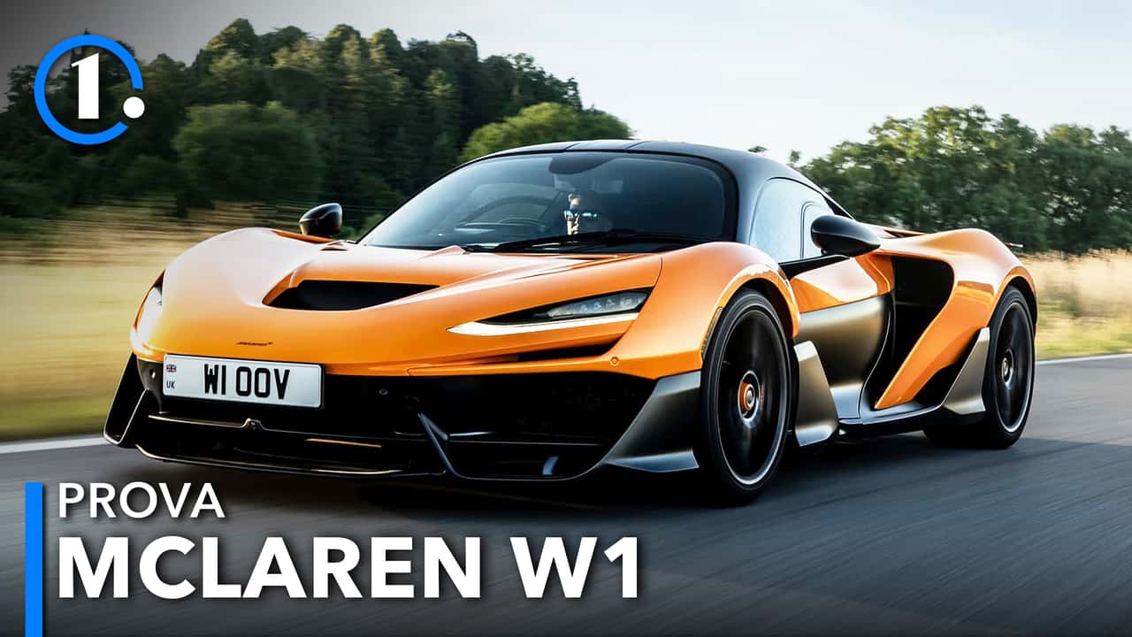 La prova della McLaren W1, l'hypercar selvaggia con 1.275 CV