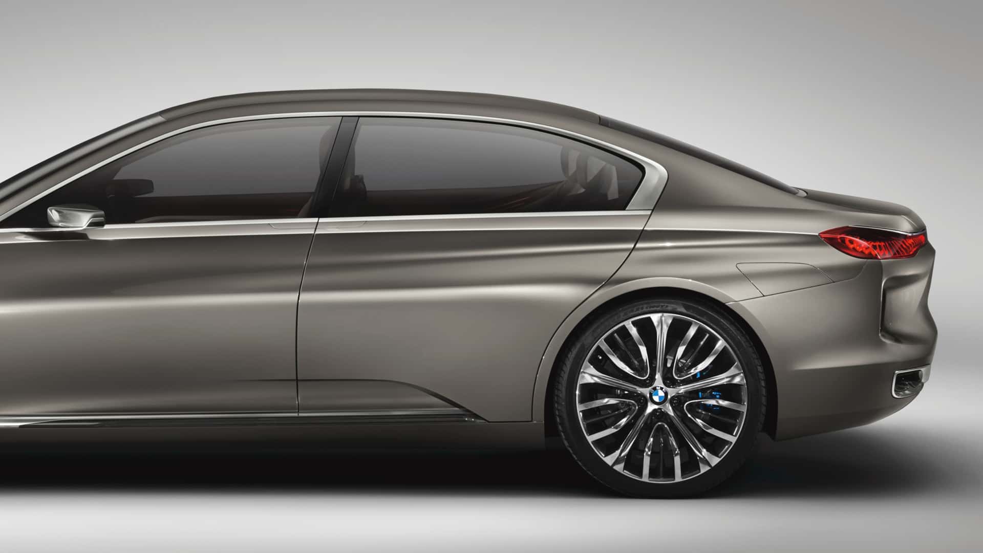چرا هر BMW این منحنی شیشه عقب را دارد؟ چرا هر BMW این منحنی شیشه عقب را دارد؟