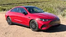 Mercedes CLA 250 con tecnologia EQ (2026), la prova